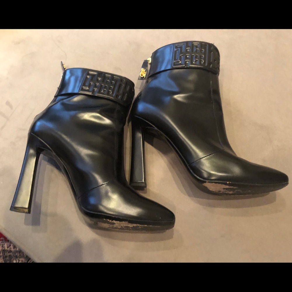 🔻Dsquared Booties